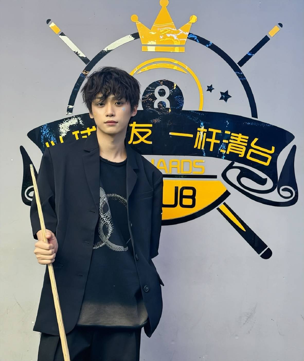 亚洲大奖：从“塌房”到“破防”这届网友太难带了！j9九游会俱乐部登录入口00后梓渝凭《泥潭》杀入(图2)